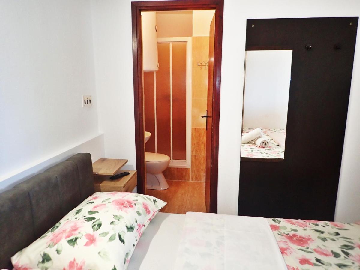 Apartmani Ivica & Boja Starigrad Paklenica Ngoại thất bức ảnh